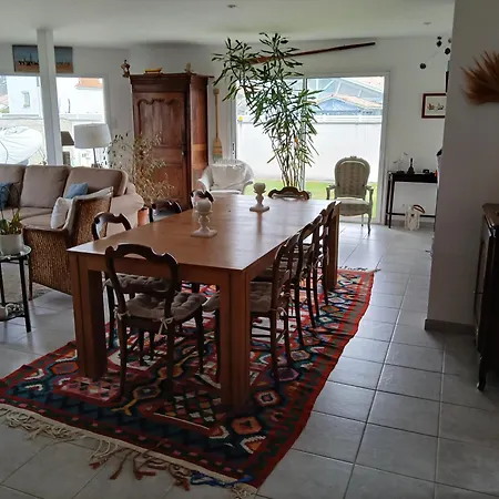 Villa 6 Pieces Au Calme Avec Piscine