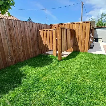 6 Pieces Au Calme Avec Piscine